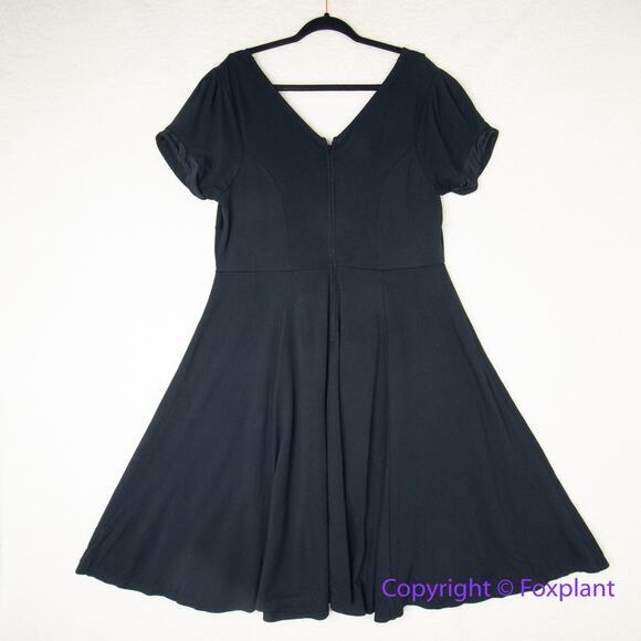 Unique Vintage black fit and flare dress short sleeves with tie bow, size 2XL - Picture 9 of 14